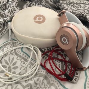 ❌SOLD❌Rose Gold Wireless Beats Solo!